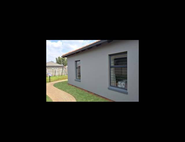 3 BEDROOM HOUSE FOR SALE IN GOLDEN GARDENS